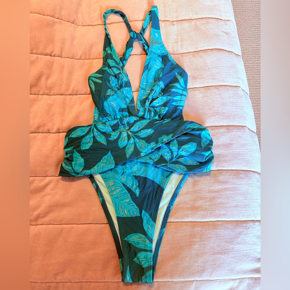 Cupshe Blue and Green Leaf Print One Piece Swimsuit